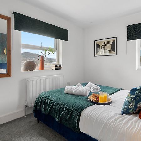 Sea Views, Beachbreeze, Pet Friendly, Private Parking Teignmouth Exteriör bild
